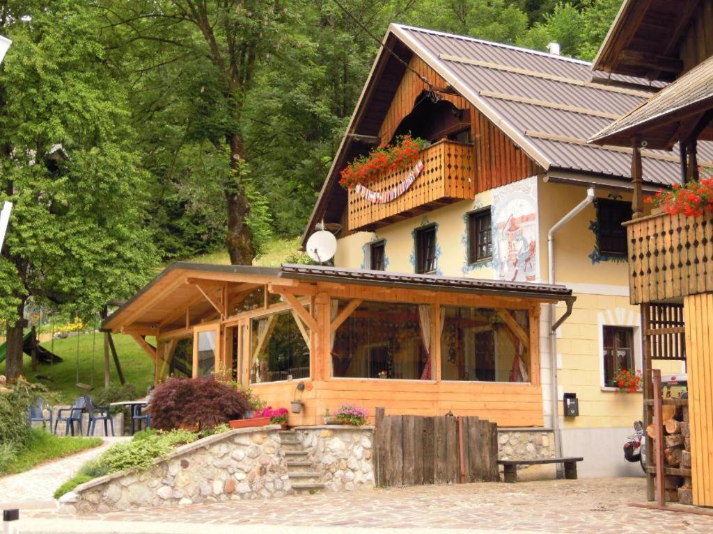 בגונג'ה נה גורנג'סקם Farm Stay Trlej מראה חיצוני תמונה